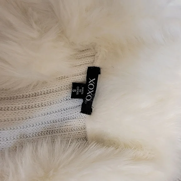 Sweater and Faux Fur Vest - Picture 2 of 3